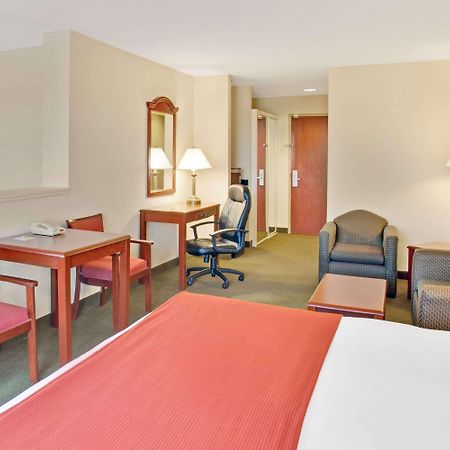 Days Inn & Suites By Wyndham Laurel Near Fort Meade Zewnętrze zdjęcie