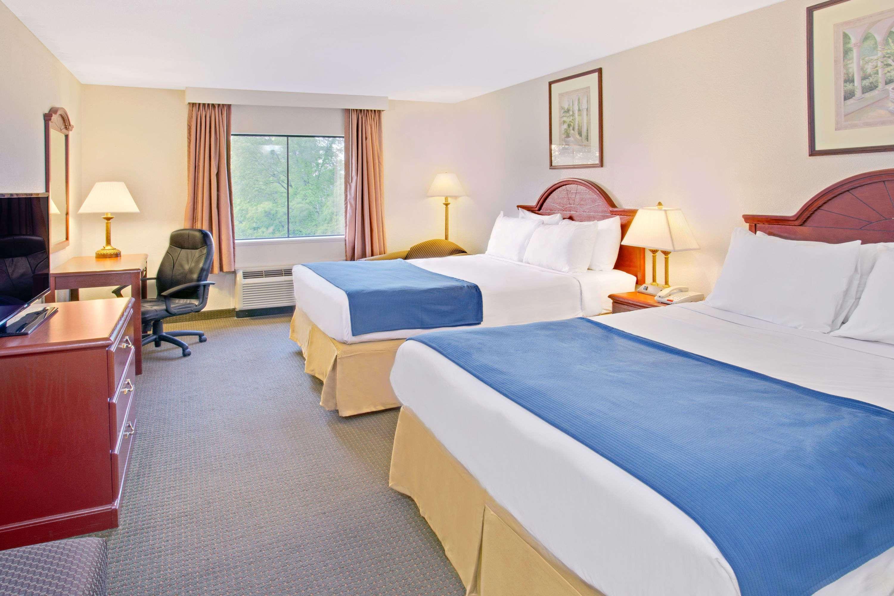 Days Inn & Suites By Wyndham Laurel Near Fort Meade Zewnętrze zdjęcie