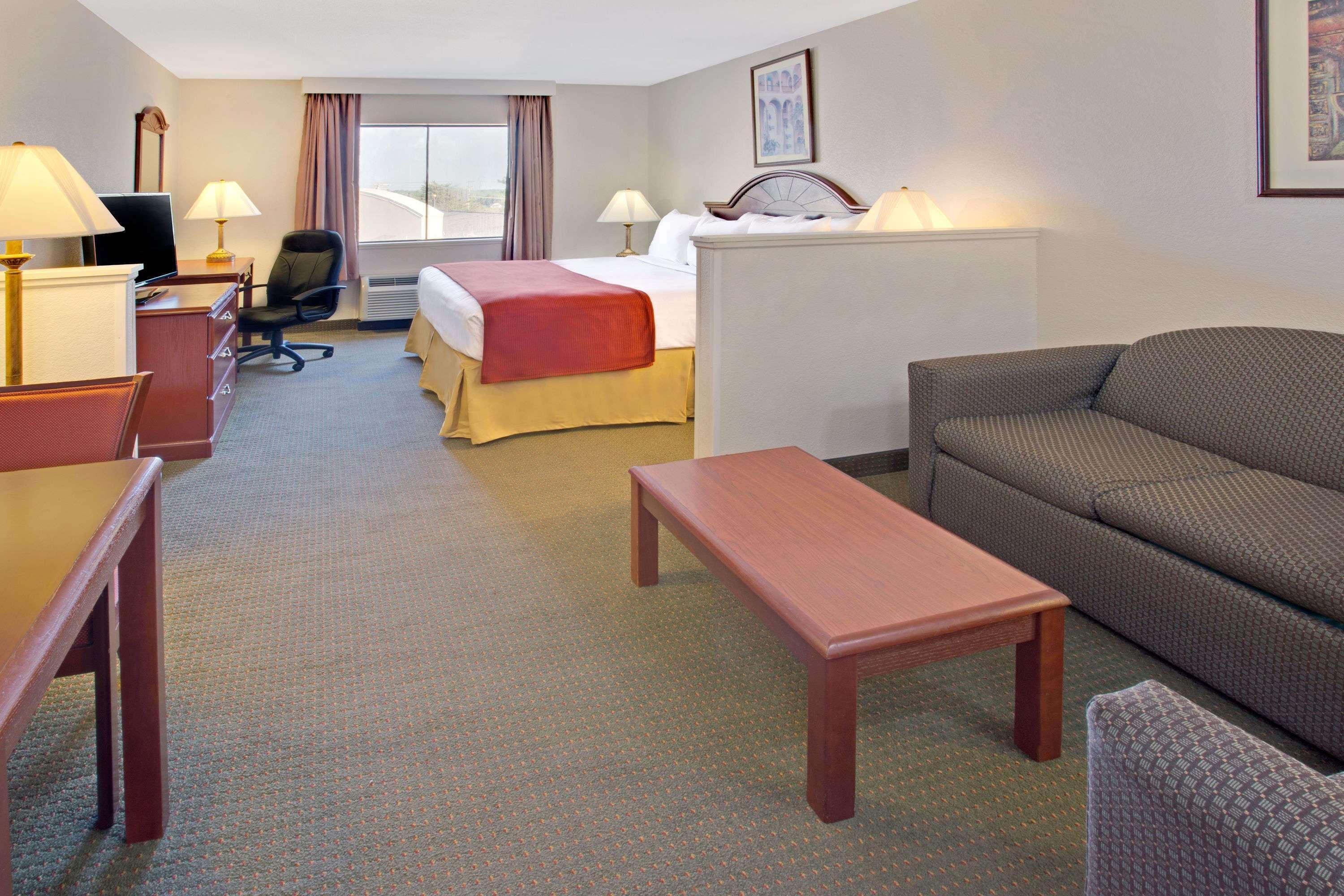 Days Inn & Suites By Wyndham Laurel Near Fort Meade Zewnętrze zdjęcie
